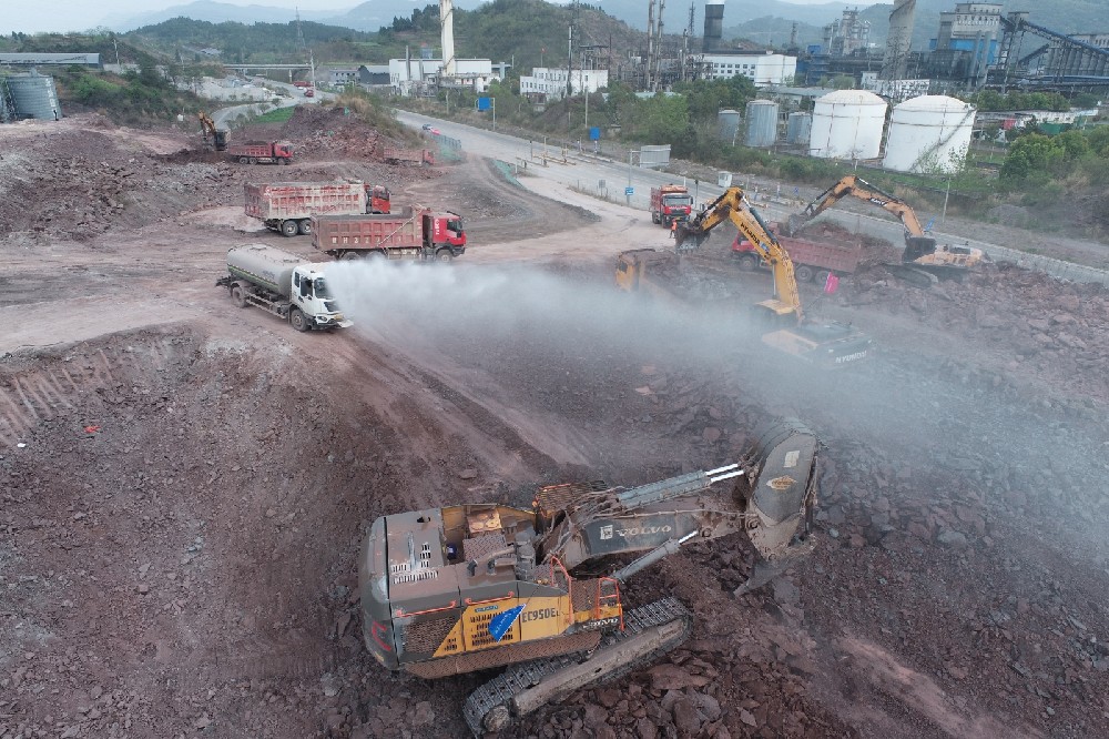 不停工、不斷檔，假期建設(shè)忙！